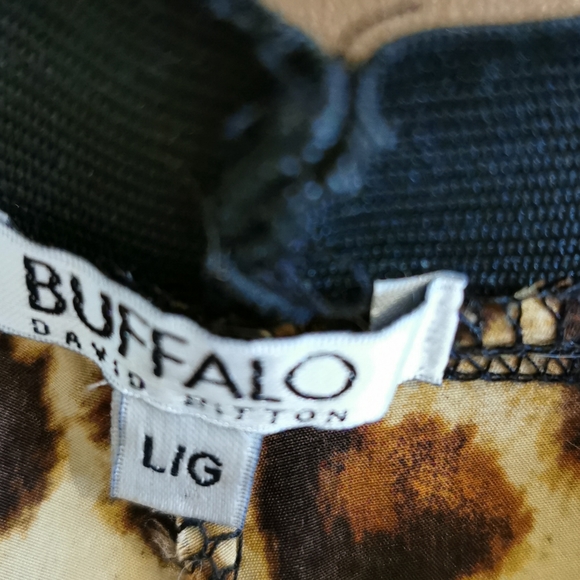 Buffalo animal print size large pants - Picture 6 of 8